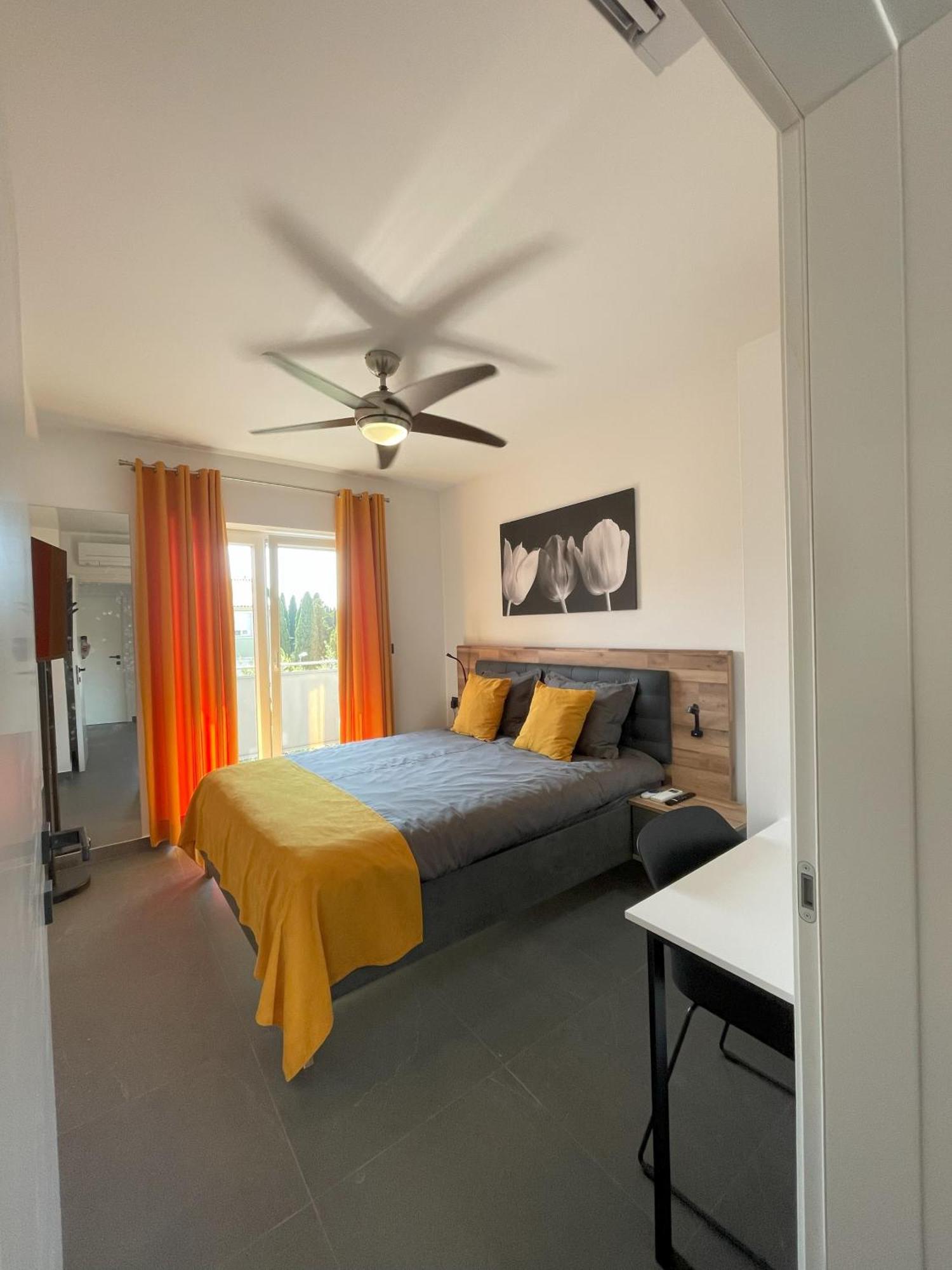 Valkane Beach Apartments プーラ エクステリア 写真