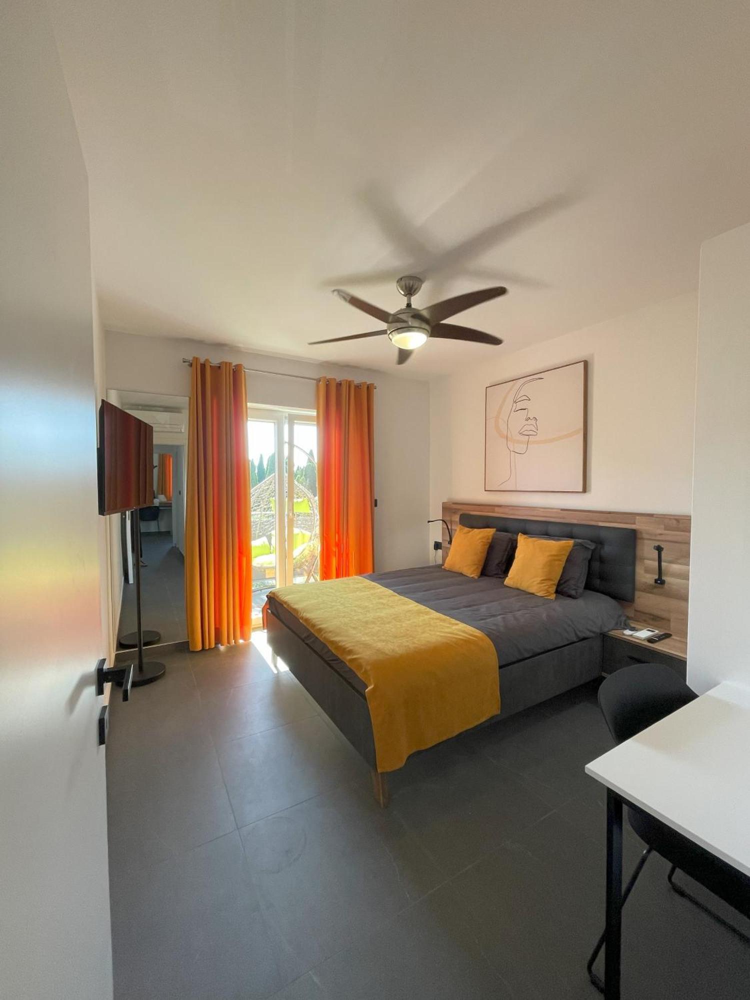 Valkane Beach Apartments プーラ エクステリア 写真