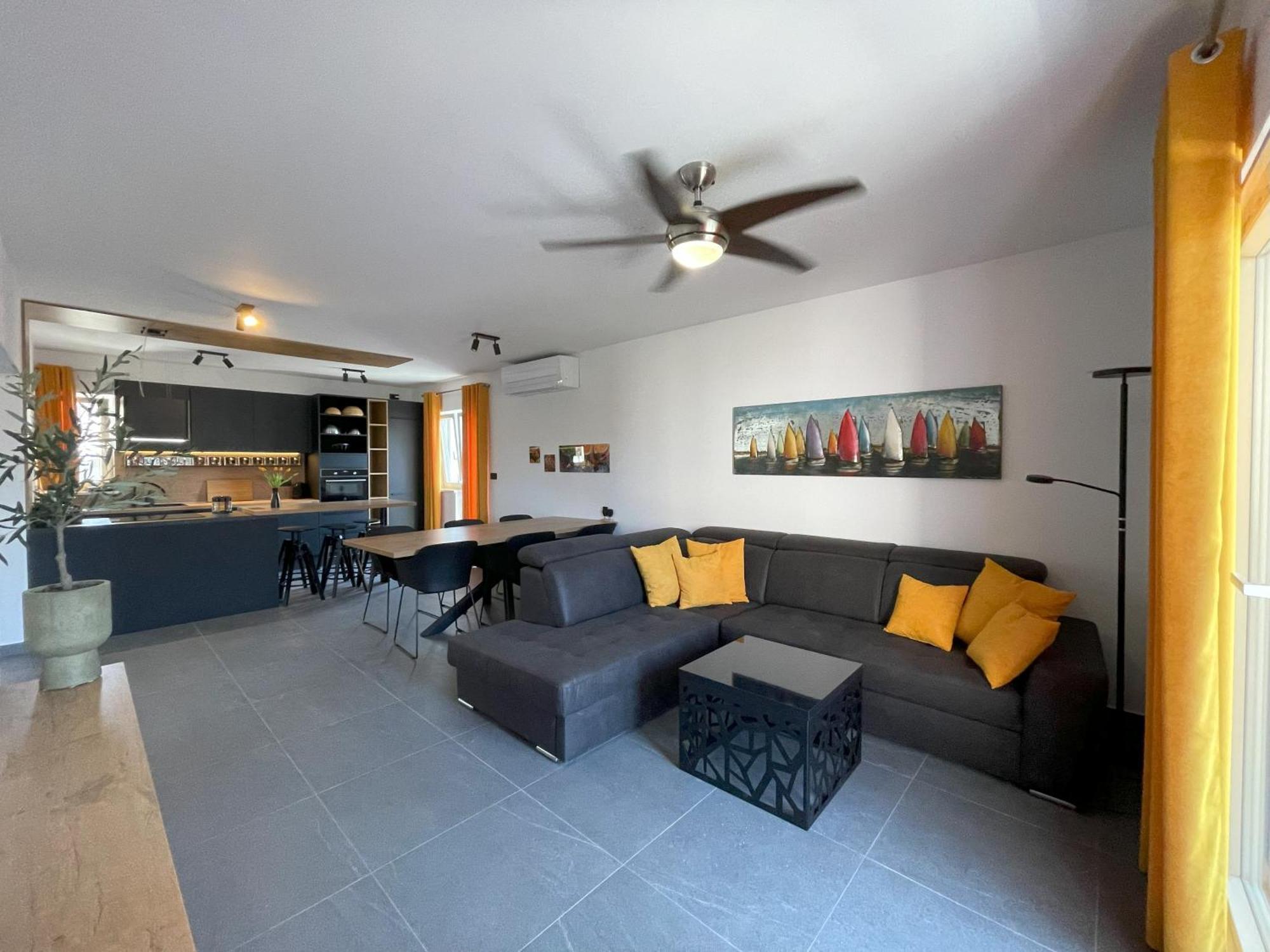 Valkane Beach Apartments プーラ エクステリア 写真